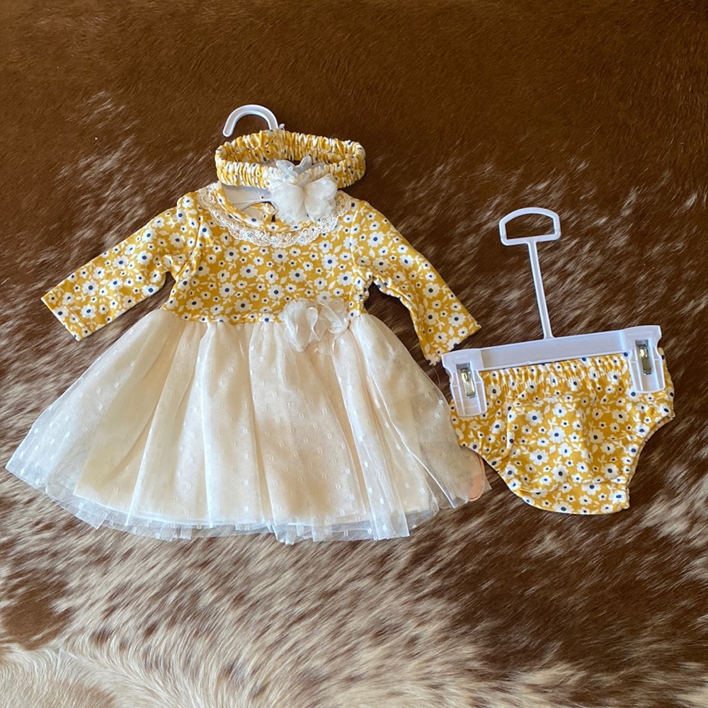 NWT yellow flowers outfit